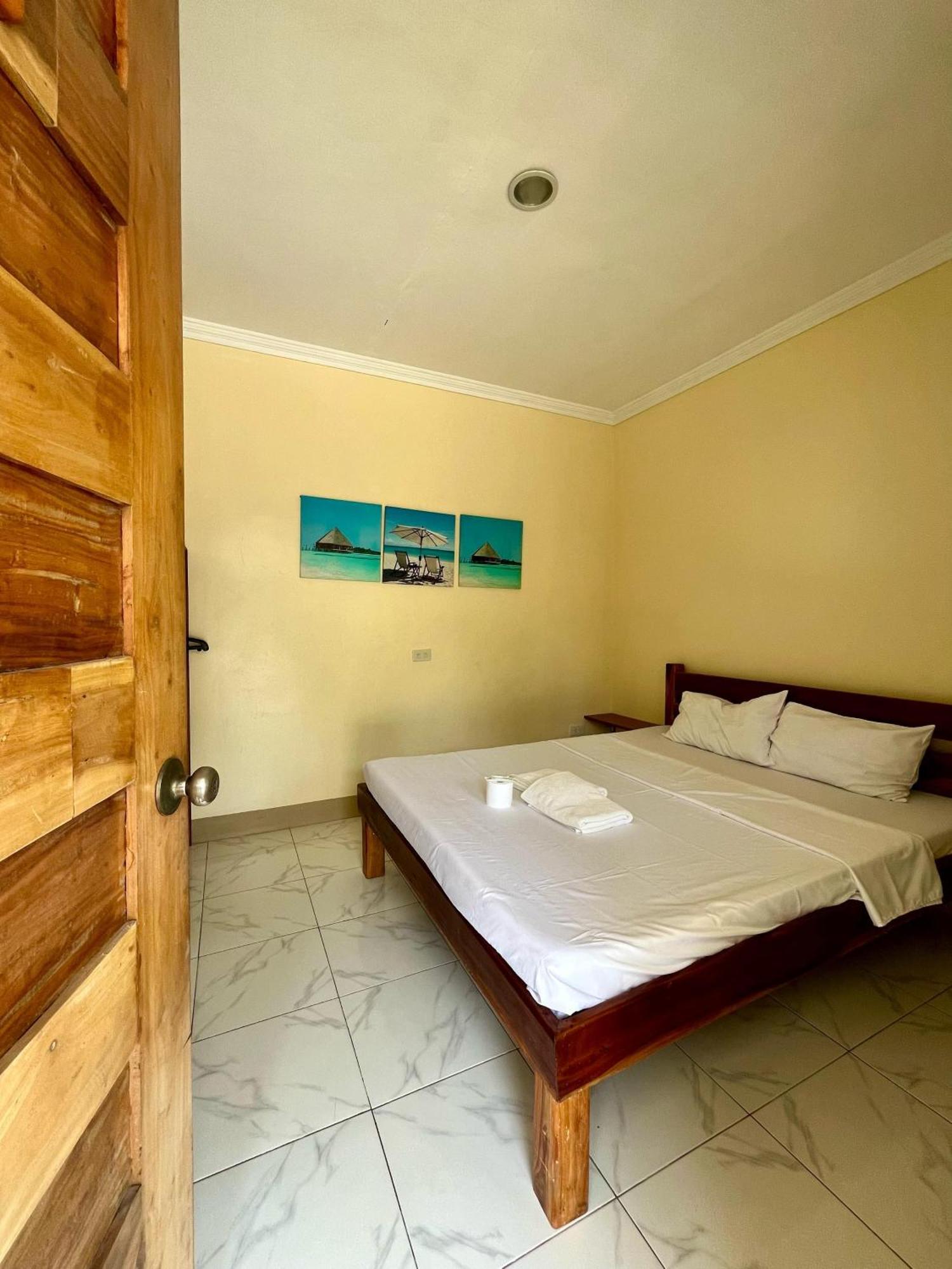 Midnite Inn Panglao City Exterior foto