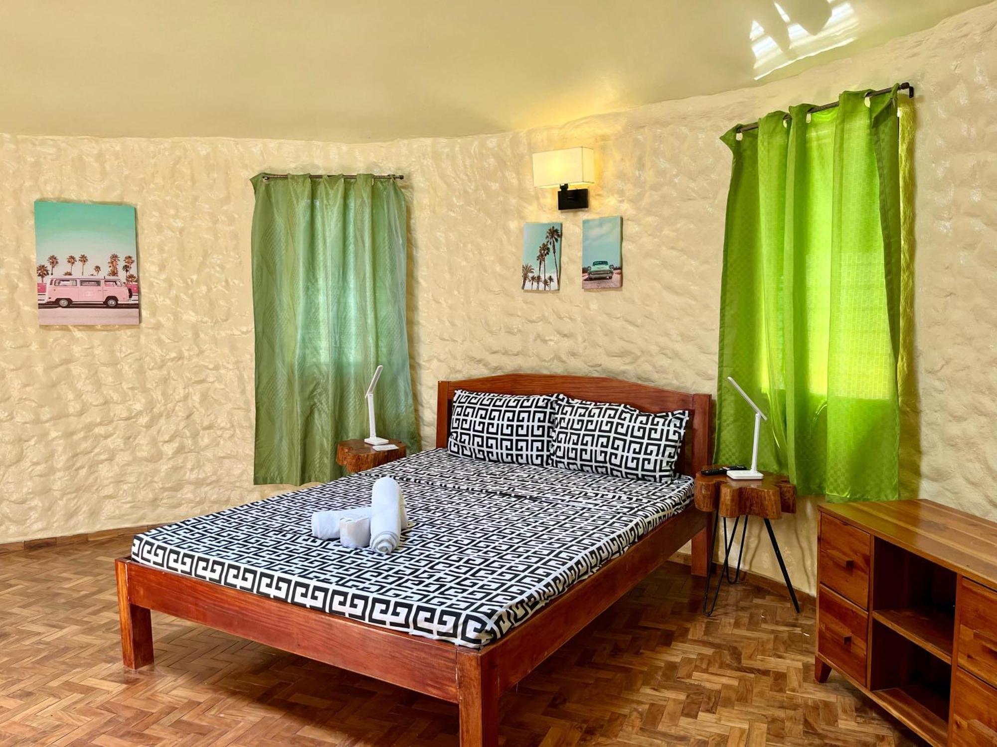 Midnite Inn Panglao City Exterior foto
